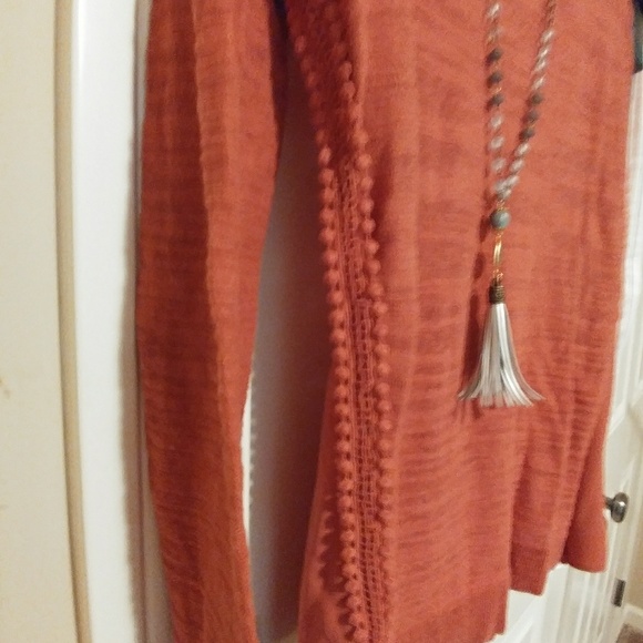 Shirt, pants, shoes, necklace combo - Picture 3 of 7