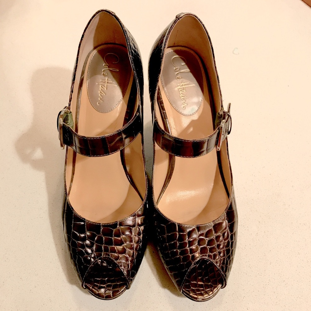 Cole Haan with Nike Air wedge shoes size 8B.
