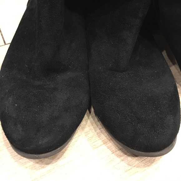 Women’s Black Leather texture Boots - Picture 7 of 8