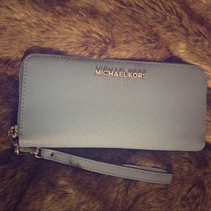 NEW Michael Kors Leather Continental Wallet