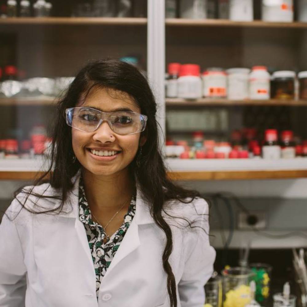 Meet your Posher, Joy