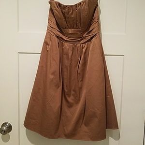 Strapless dress with pockets