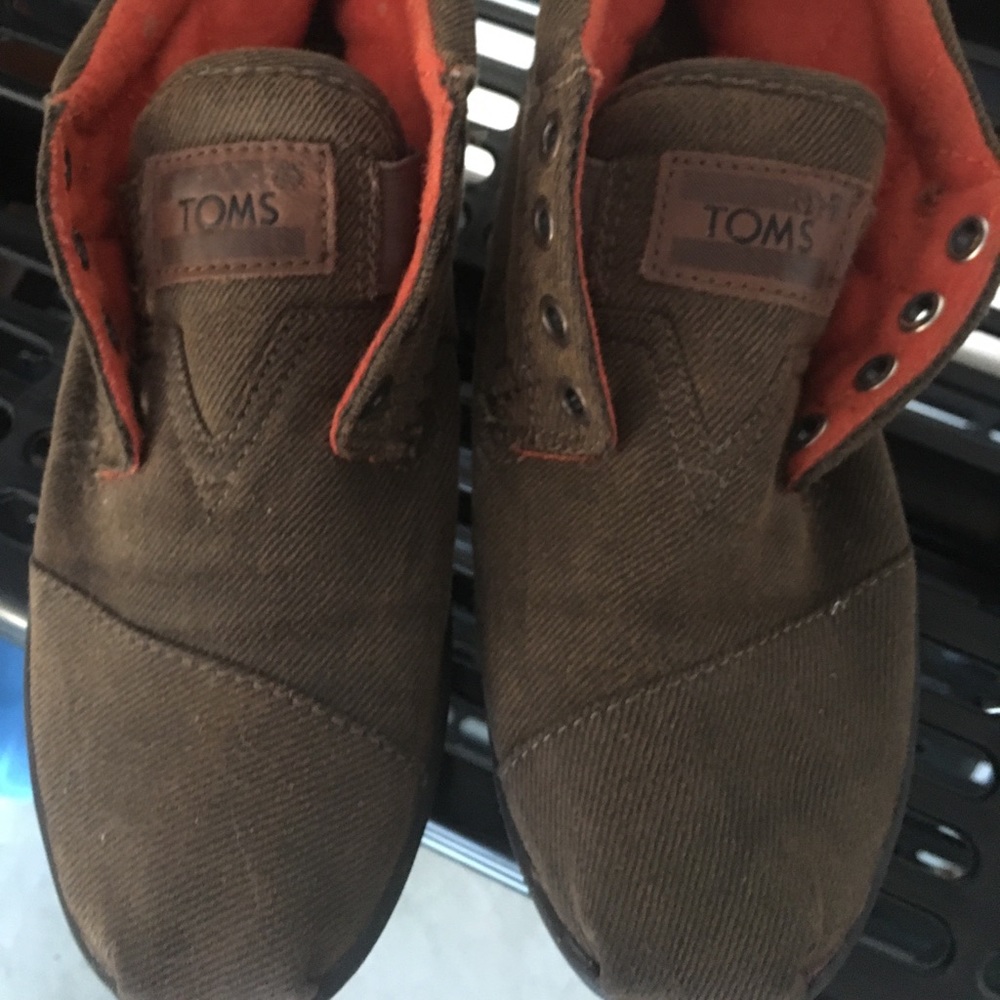 Toms sneakers