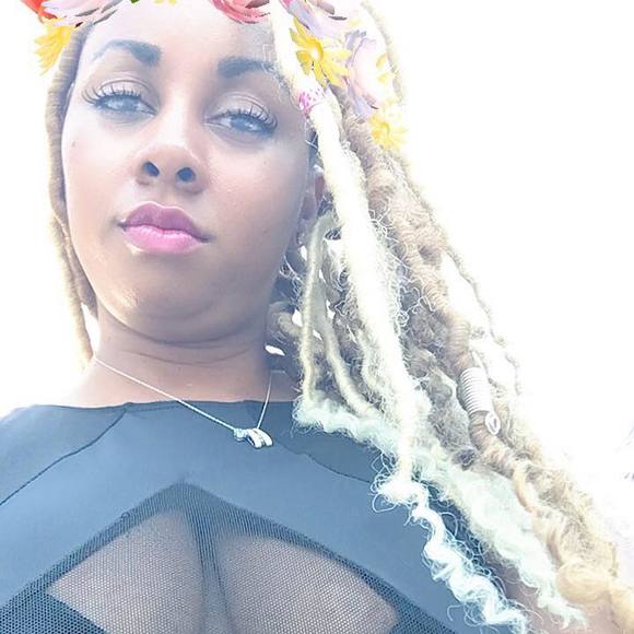 Meet your Posher, Mandi - Picture 1 of 1