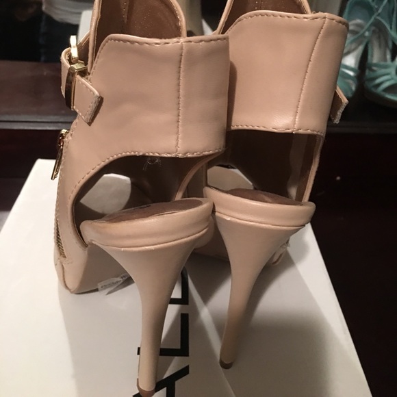 Peep Toe bootie - Picture 2 of 4