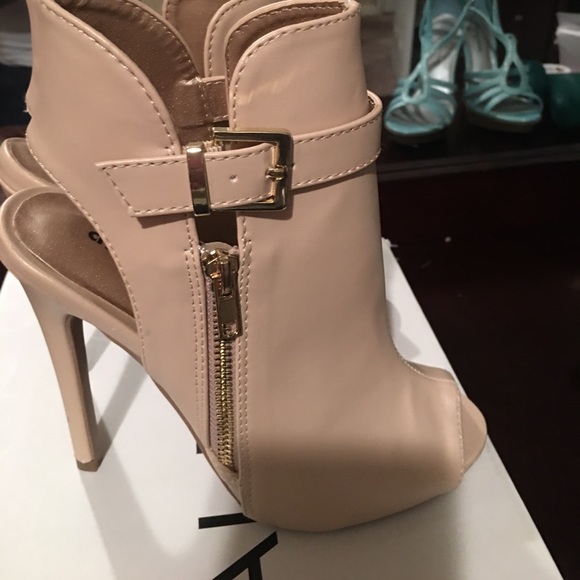 Peep Toe bootie - Picture 3 of 4