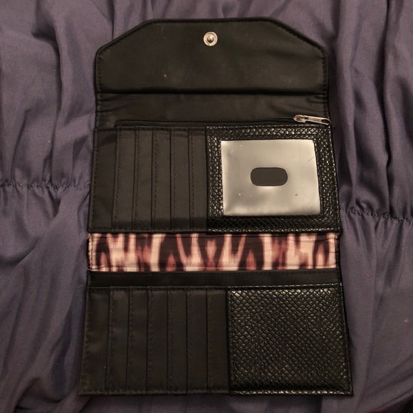 Nicole Miller Snakeskin Wallet - Picture 2 of 2