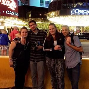 Meet your Posher, Carlos