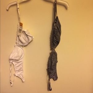 Pair of 34C Vassarette bras one white, one gray