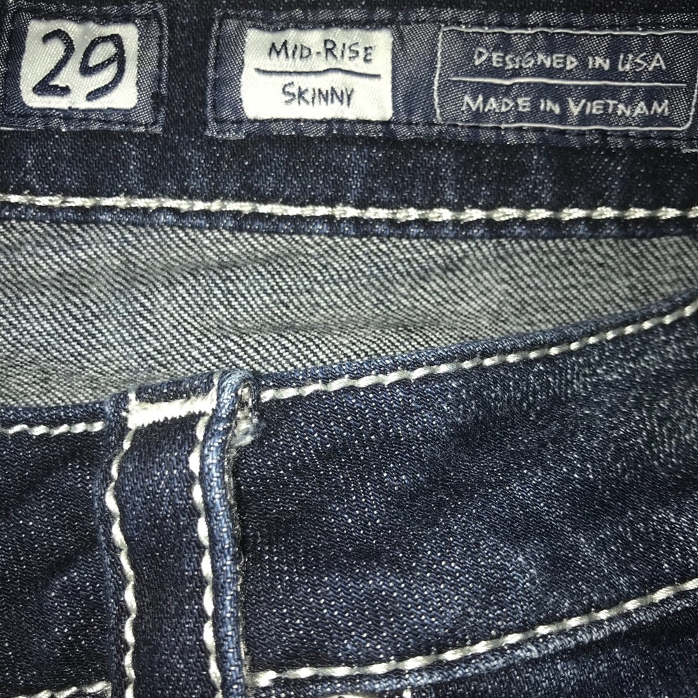 Miss Me mid-rise skinny jean