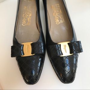 Ferragamo classic signature pumps black 9AAA.
