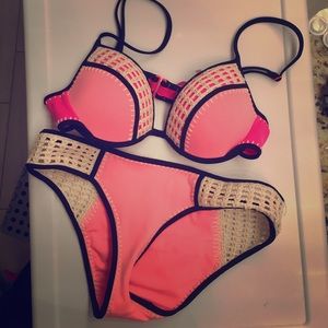 victoria’s secret • triangl look alike bikini