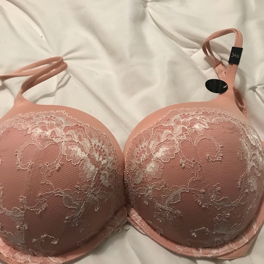 Victoria Secret bombshell bra
