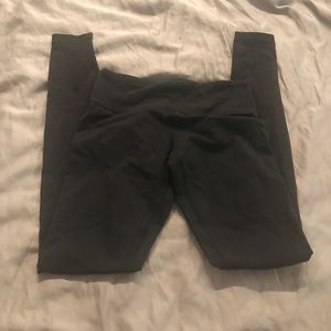 Lightly worn wonder under leggings