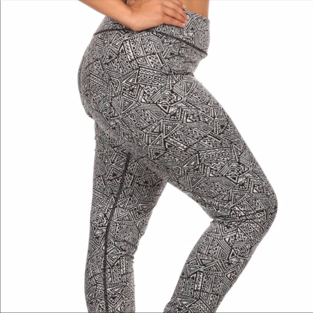Plus sized sport leggings - Picture 3 of 4
