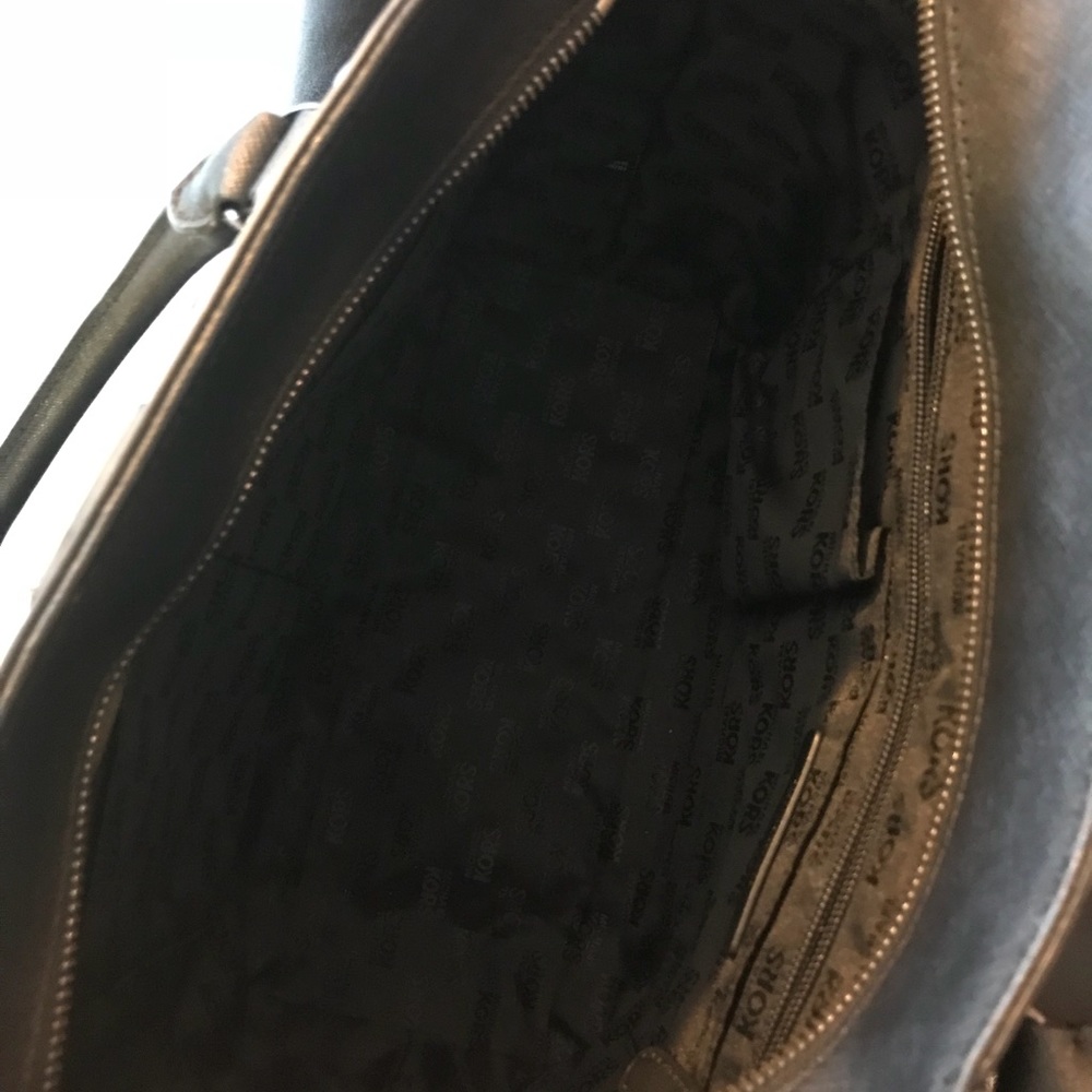 SOLD!!Authentic Michael Kors Purse ONLY - Picture 3 of 5