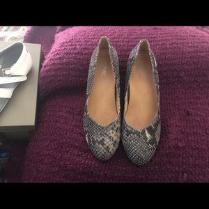 Vionic reptile wedge