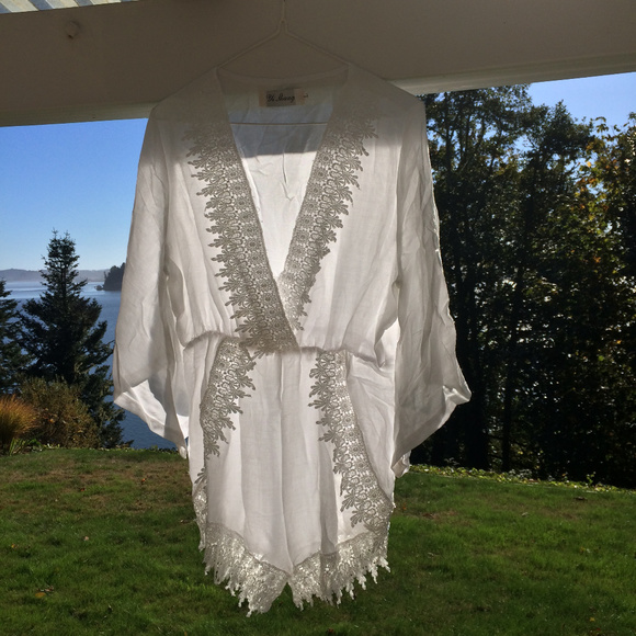 Yi Shang Other - NWOT Soft Lace Romper Small in Optic White