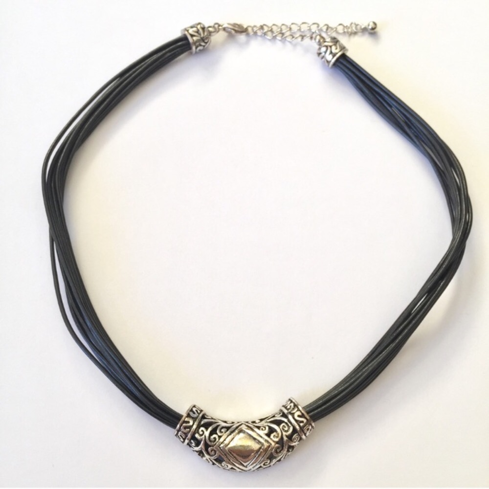 Elegant Silver and Black Necklace!