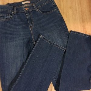 Levi’s Women’s 10 M -nice - straight leg - 12.00