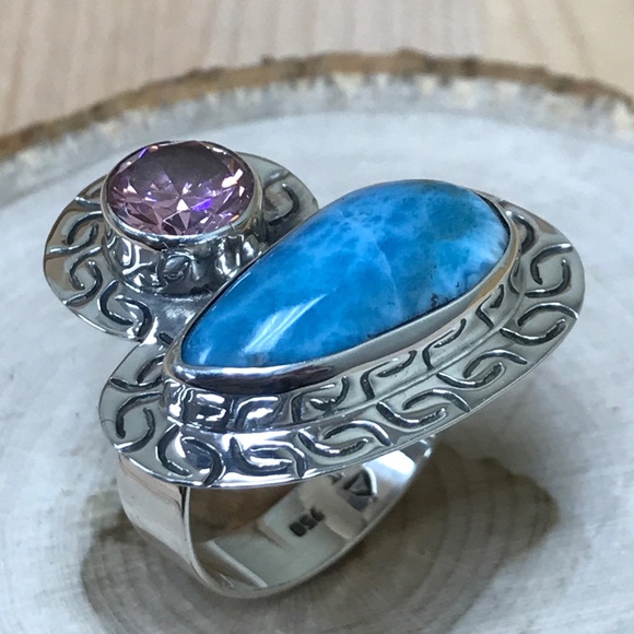 Ring - Picture 4 of 7