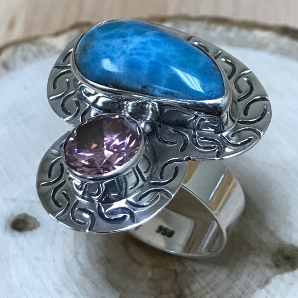 Ring - Picture 6 of 7