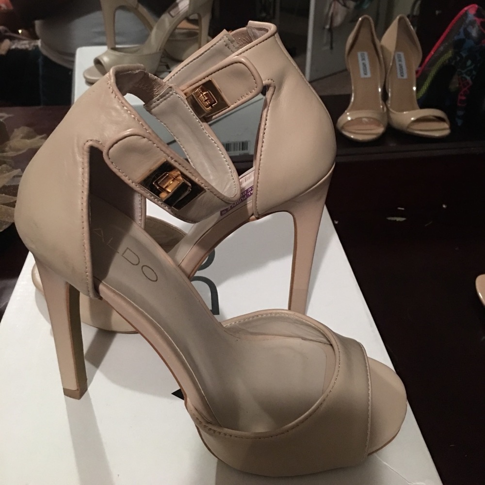Aldo tan heel