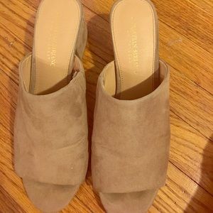 Nude mules