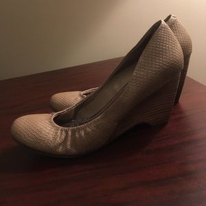 Jessica Simpson Slip-ons