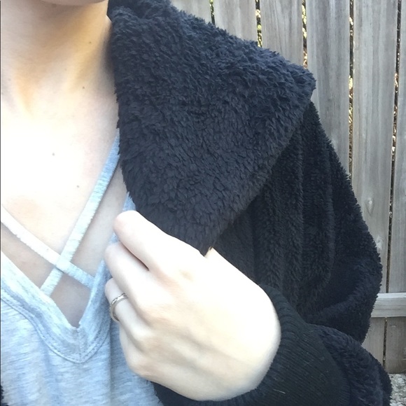 ▫️Softest Black Fuzzy Bear Jacket - Picture 6 of 7