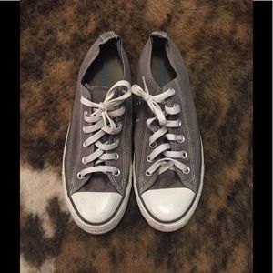 GREY CONVERSE SNEAKERS