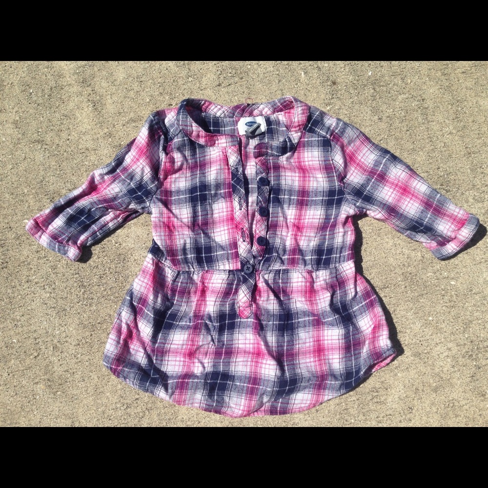 Old Navy 3t shirt