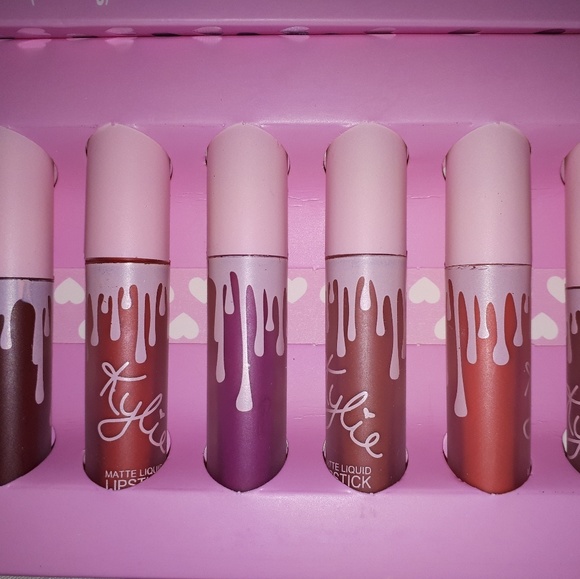 #SOLD#Kylie Matte lipstick - Picture 2 of 4