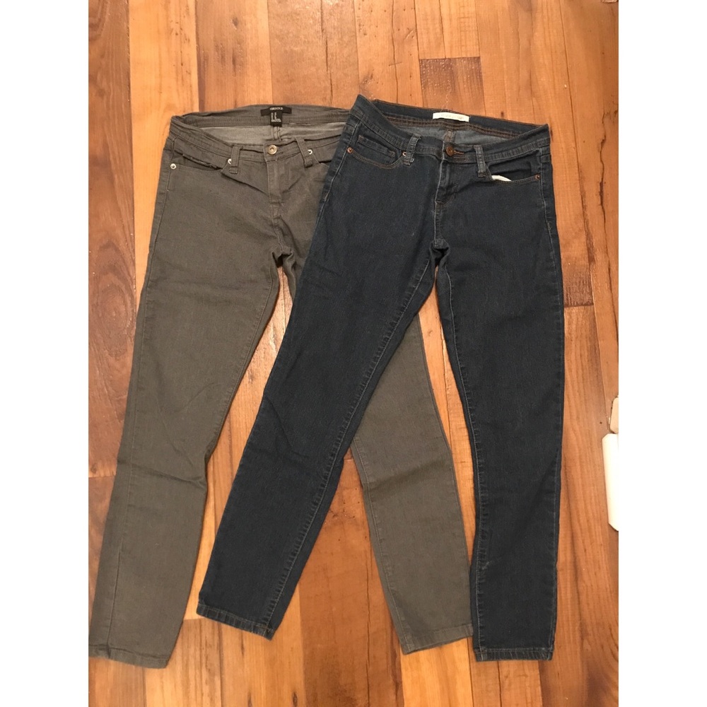 SOLD Lot of 2 forever 21 jeans - size 26