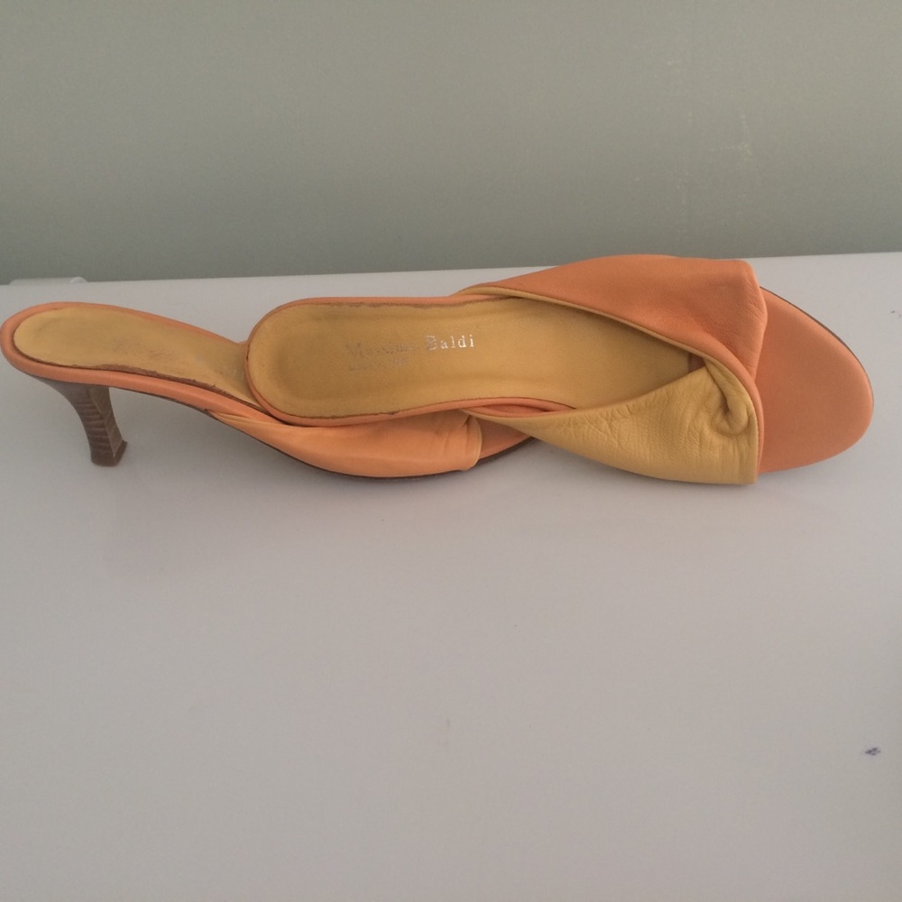 Sandles