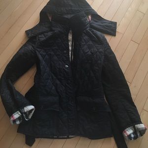 Burberry quilted black jacket with belt
