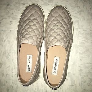 Steve Madden slip on sneakers- ECNTRCQT