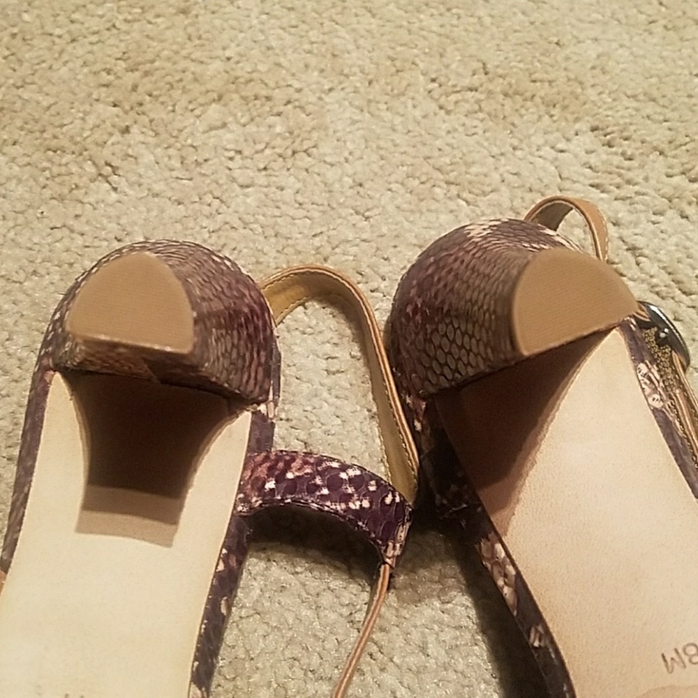 Shoes - Picture 2 of 7