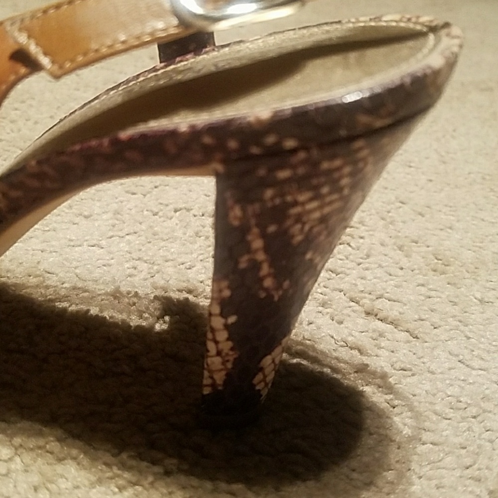 Shoes - Picture 5 of 7
