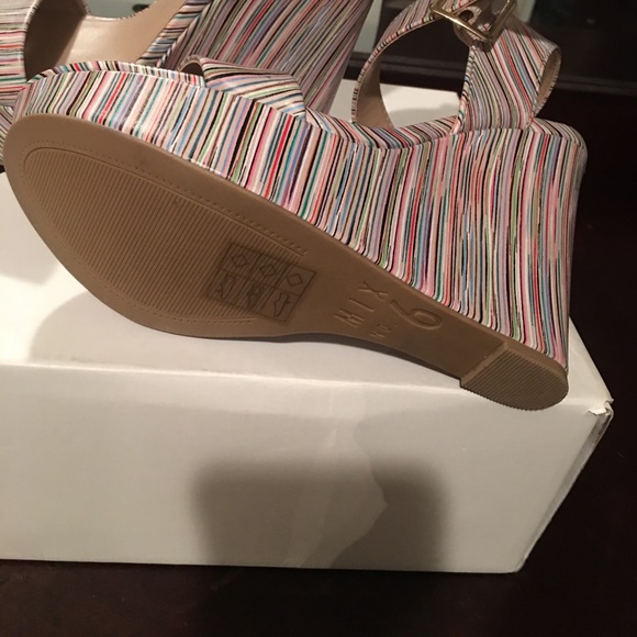 Wedge sandal - Picture 3 of 4