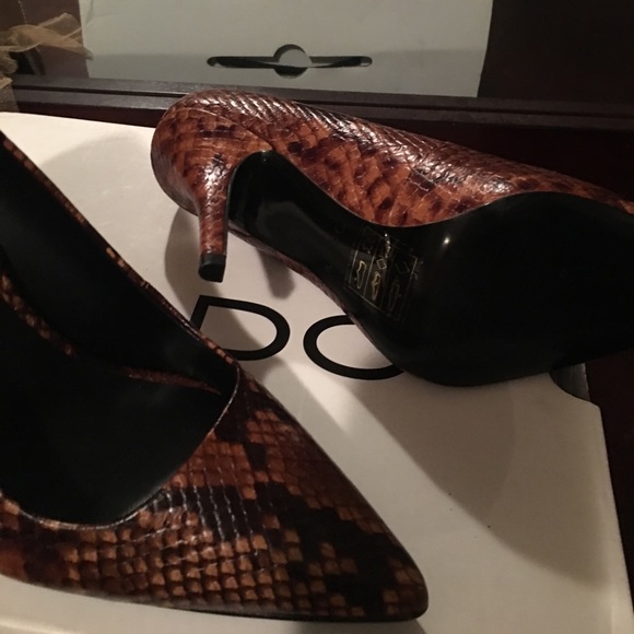 Aldo Brown/Black Pump - Picture 3 of 3