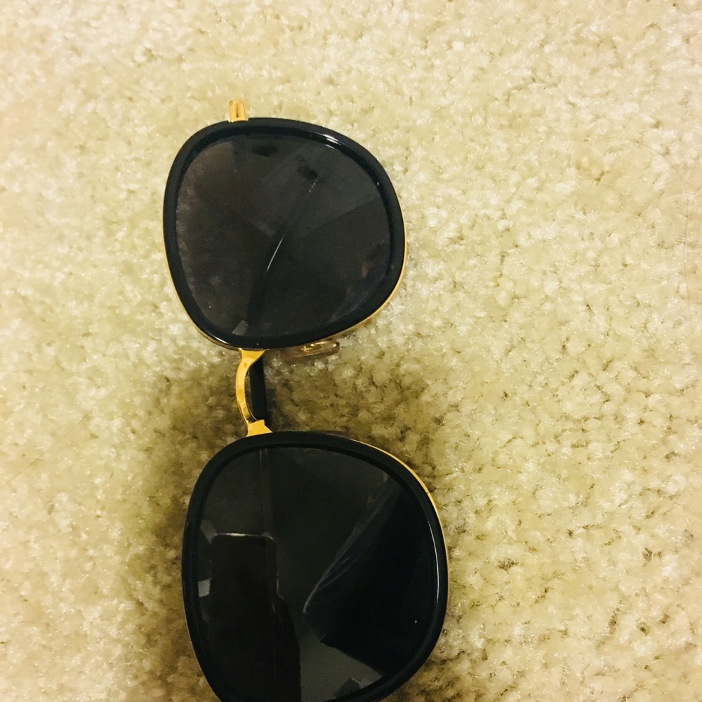 Sunglasses - Picture 3 of 4