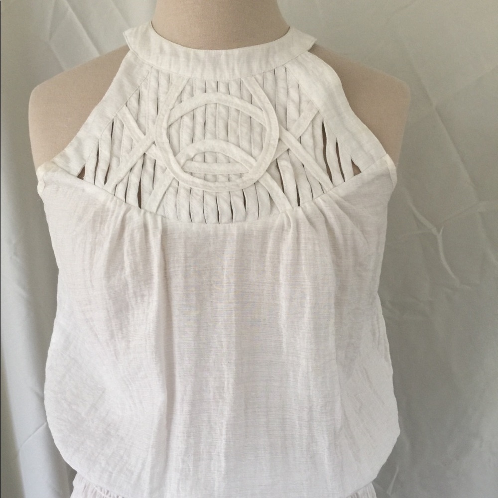 SALE!! Xoxo cream sleeveless top