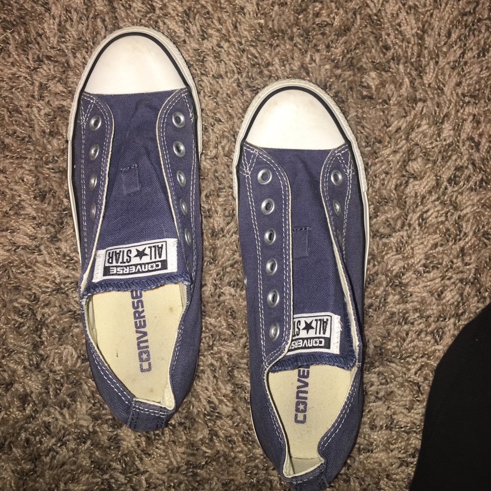 Navy blue converse