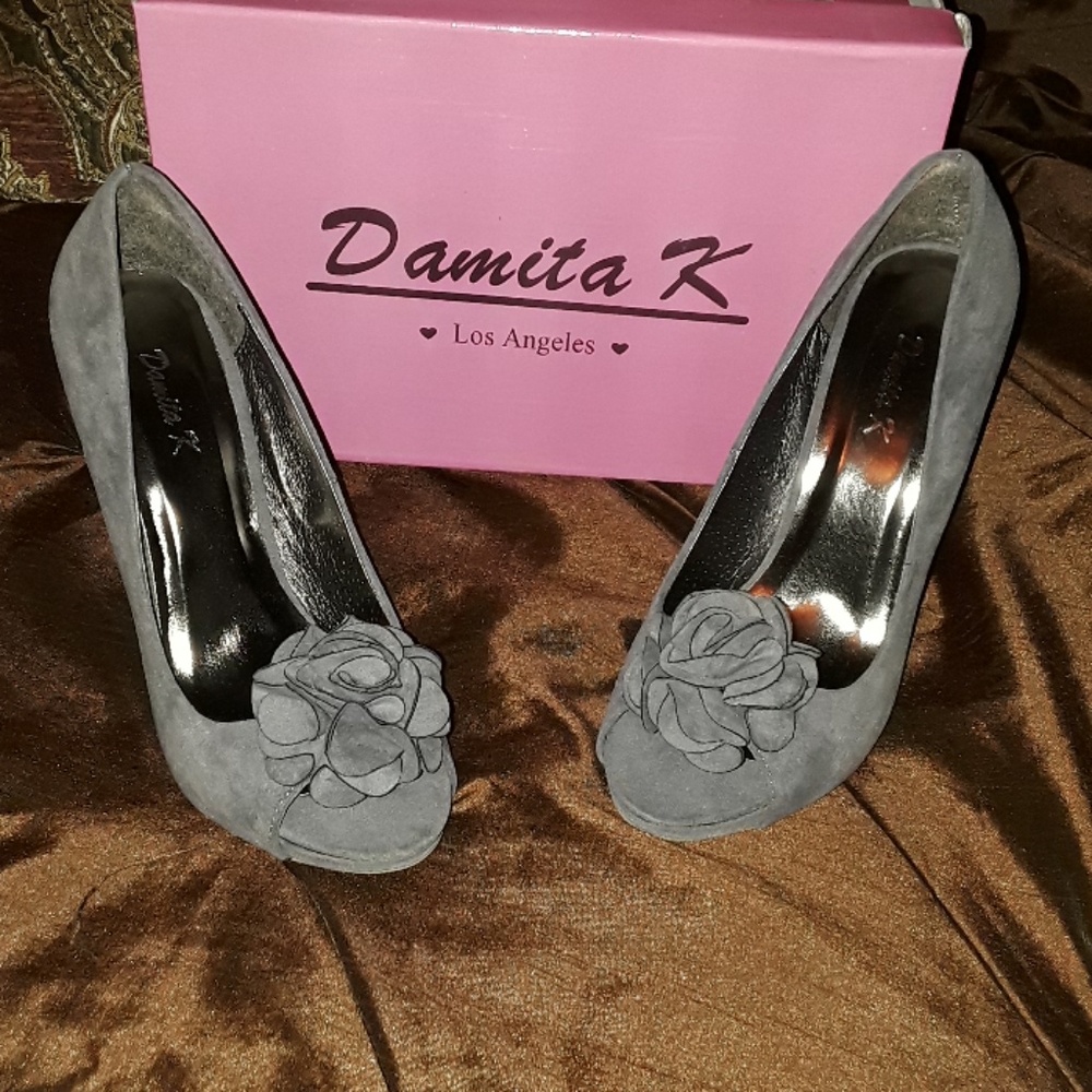 Vintage peep-toe Rosebud pumps