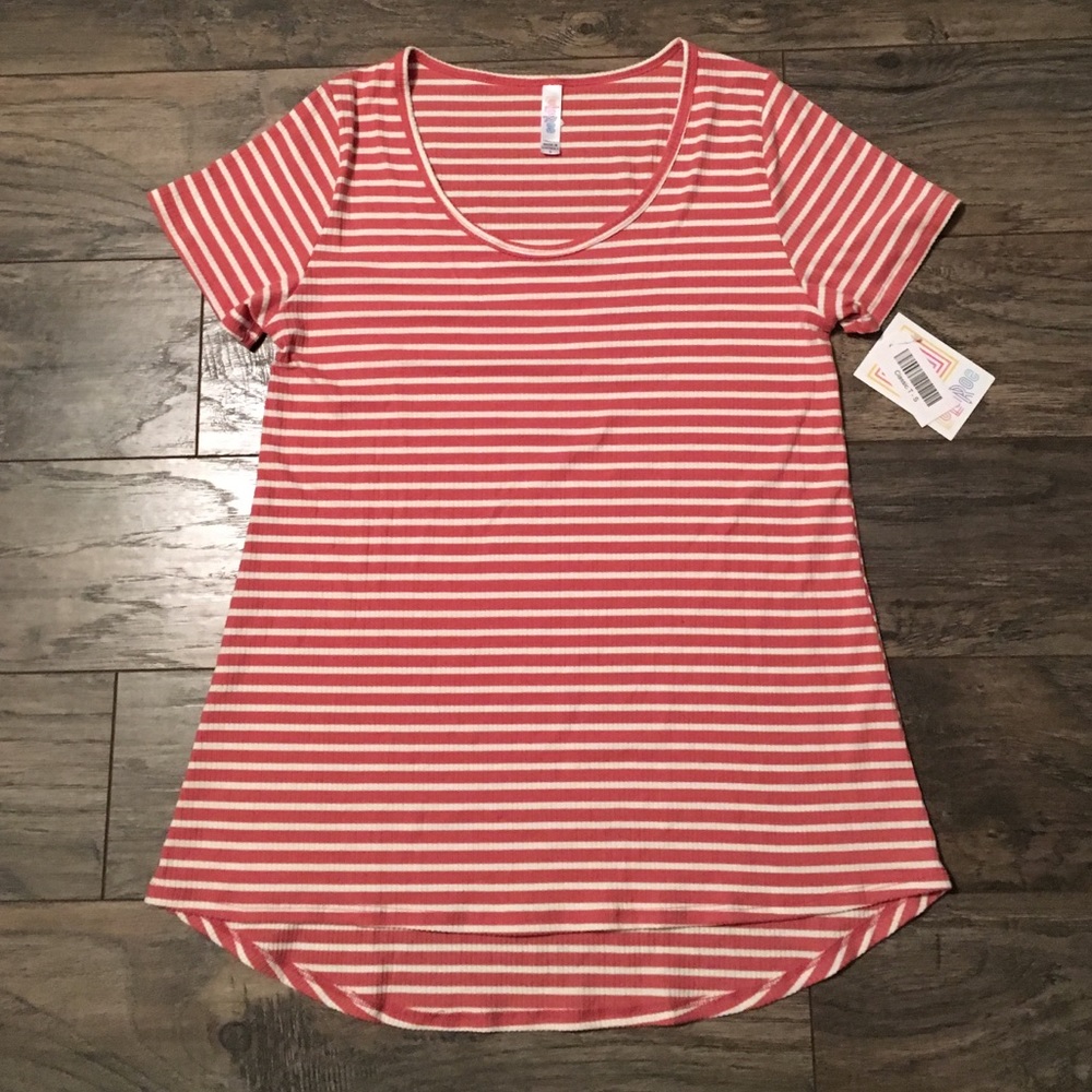 LuLaRoe small classic tee new with tags!