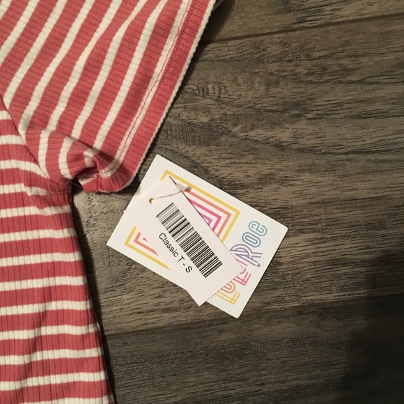 LuLaRoe small classic tee new with tags! - Picture 3 of 5