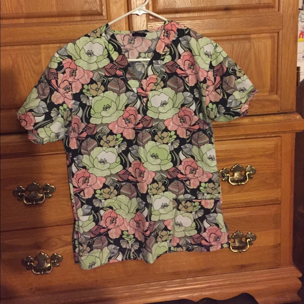 Scrub top