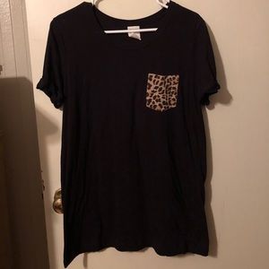 Leopard pocket tee