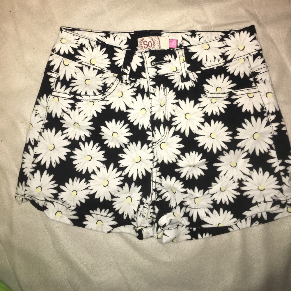 SO FLOWER SHORTS